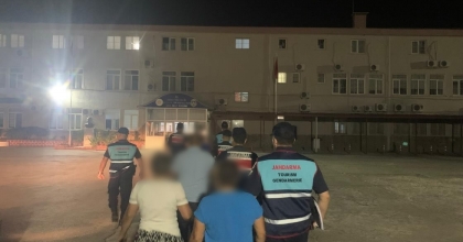 KARACASU'DA ARANAN ŞAHISLAR JANDARMAYA TAKILDI