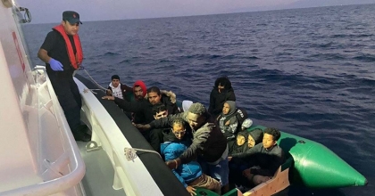 KUŞADASI’NDA 20 DÜZENSİZ GÖÇMEN KURTARILDI  