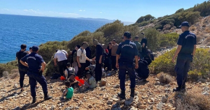 KUŞADASI’NDA 31 DÜZENSİZ GÖÇMEN YAKALANDI