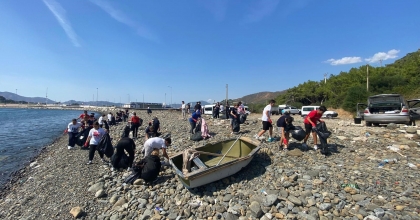 MARMARİS BELEDİYESİ VE ÖĞRENCİLERDEN ÇEVRE TEMİZLİĞİ