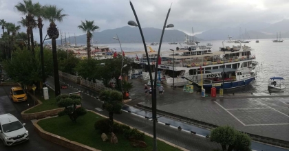 MARMARİS'TE SAĞNAK YAĞIŞ ETKİLİ OLDU