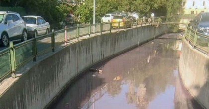 DERE MOR RENGE DÖNÜŞTÜ, MUSKİ UYARDI