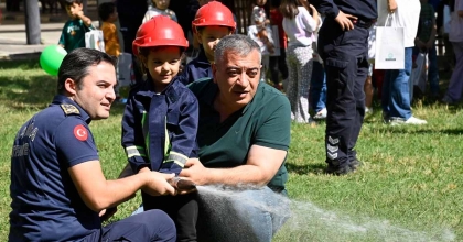 MİNİK ÖĞRENCİLER FAHRİ İTFAİYECİ OLDU