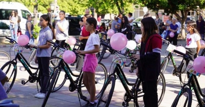 ORTACA'DAKİ 5. ASKIDA BİSİKLET ŞENLİĞİ'NDE 30 ÇOCUĞA BİSİKLET HEDİYE EDİLDİ