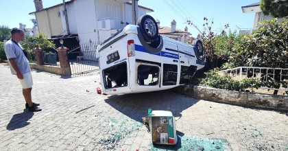 RESMİ ARAÇ SİTENİN BAHÇESİNE UÇTU  