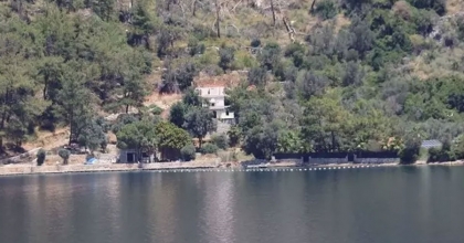 ŞAHAN GÖKBAKAR'IN VİLLASI İÇİN YIKIM KARARI