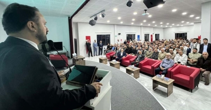 SERİNHİSAR’DA ‘PEYGAMBERİMİZ VE ŞAHSİYET İNŞASI’ KONFERANSI