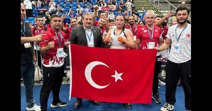 SÖKELİ KİCKBOKSÇU ÖZGE’DEN DÜNYA BİRİNCİLİĞİ BAŞARISI  