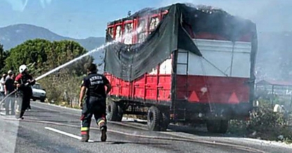 PAMUK YÜKLÜ RÖMORKTA KORKUTAN YANGIN