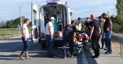  TAVŞANLI'DA TRAKTÖR İLE MOTOSİKLET ÇARPIŞTI: 1 YARALI