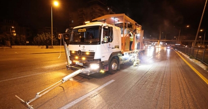 YOL ÇİZGİLERİ YENİLENİYOR