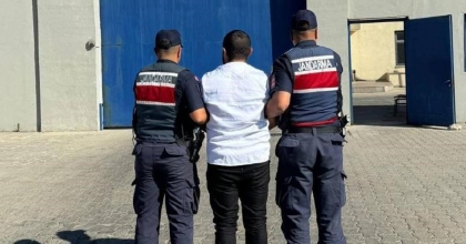 18 AYRI SUÇ KAYDI VE HAPİS CEZASI İLE ARANAN ŞAHSI JANDARMA YAKALADI