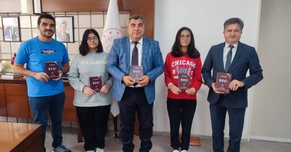 56 ÖĞRENCİNİN KALEME ALDIĞI ŞİİR KİTABI YAYINLANDI