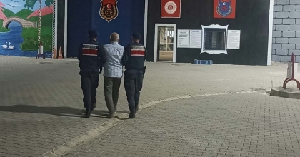 AFYONKARAHİSAR’DA ARANAN ŞAHIS ÇATIDA YAKALANDI