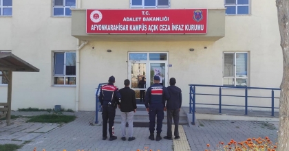 AFYONKARAHİSAR’DA KAÇAK ŞAHISLAR YAKALANDI  