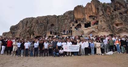 ÜNİVERSİTELİ GENÇLERE FRİGYA GEZİSİ  
