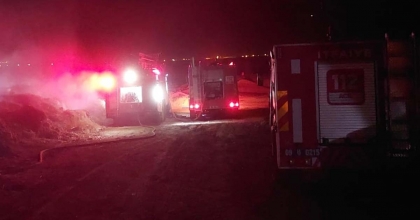 AYDIN'DA ÇİFTLİKTEKİ YANGINDA SAMANLAR KÜL OLDU  