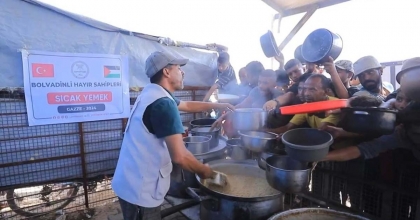 BOLVADİNLİ HAYIRSEVERLER GAZZE'YE ULAŞTI