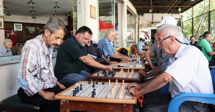 BU KIRAATHANEDE ÇENELER DEĞİL BEYİNLER ÇALIŞIYOR