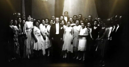 CUMHURİYETİN ÖNCÜ KADINLARI SERGİSİ