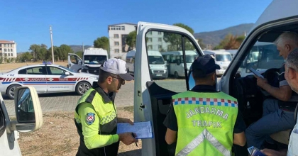 ÇİNE'DE OKUL SERVİS ARAÇLARI DENETLENDİ