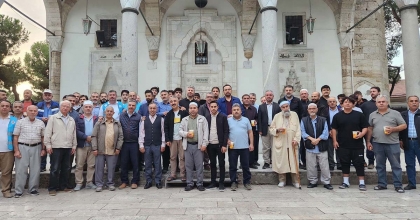 EFELER'DE VATANDAŞLAR SABAH NAMAZINDA BİR ARAYA GELDİ