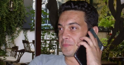 EVİNDE ÖLÜ BULUNDU