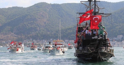 FETHİYE'DE CUMHURİYET COŞKUSU DENİZDE DE YAŞANDI