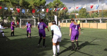 GÖRME ENGELLİ KADINLAR ÜÇÜNCÜLÜKLE DÖNÜYOR