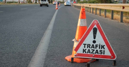 GERMENCİK'TE TRAFİK KAZASI: 2 ÖLÜ