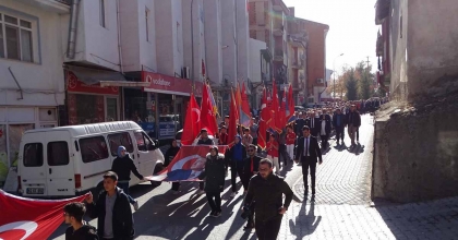 HİSARCIK’TA CUMHURİYET YÜRÜYÜŞÜ