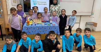 ATIK MATERYALLER MİNİKLERİN ELİNDE OYUNCAĞA DÖNÜŞTÜ