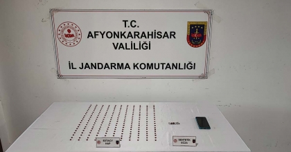 İZMİR’DEN GETİRDİĞİ UYUŞTURUCU HAPLARI SATAMADAN YAKALANDI