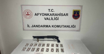 İKİ KARDEŞ EVLERİNDE UYUŞTURUCU İLE YAKALANDI  