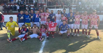 İLK YARIDA 4 GOL YİYEN RAKİP TAKIM SAHADAN ÇEKİLDİ