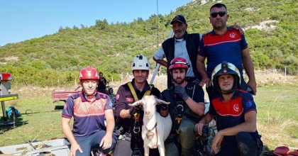 İZMİR İTFAİYESİ’NDEN YÜREKLERİ ISITAN KURTARMA OPERASYONU  