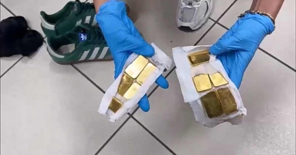 İZMİR'DE 18 KİLO 500 GRAM KÜLÇE ALTIN ELE GEÇİRİLDİ
