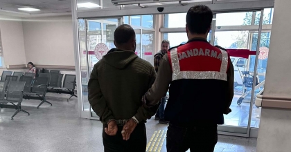 İZMİR'DE TERÖR ÖRGÜTÜ ÜYESİ 3 KİŞİ YAKALANDI