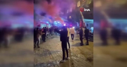 İZMİR'DE JANDARMA ASTSUBAYDAN ZEYBEK ŞOV