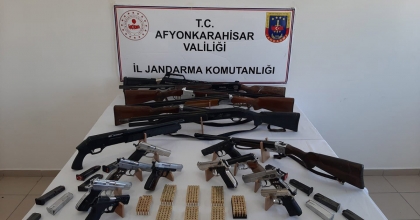 JANDARMA 14 MAGANDAYI TEK TEK TESPİT EDİP GÖZALTINA ALDI