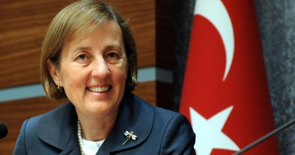 KAVAF, BABACAN’IN A TAKIMINDA