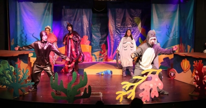 KENT TİYATROSU MİNİKLERİ BÜYÜLEDİ