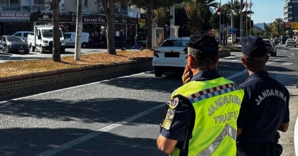 KUŞADASI JANDARMASINDAN HAVA DESTEKLİ TRAFİK DENETİMİ  