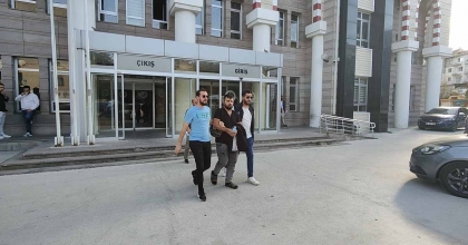 KUŞADASI'NDA 59 KAÇAK GÖÇMEN YAKALANDI, 2 ORGANİZATÖR TUTUKLANDI