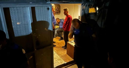 KUŞADASI’NDA BARAKADA 1 KİŞİ ÖLÜ BULUNDU