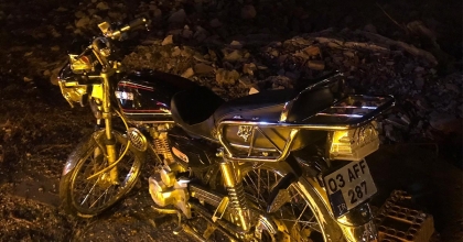 MİNİBÜSLE ÇARPIŞAN MOTOSİKLET SÜRÜCÜSÜ YARALANDI