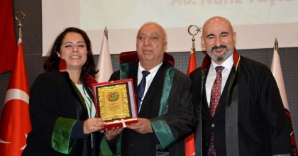 MANİSA BAROSUNDA ÜMİT RONA DEVRİ SONA ERDİ