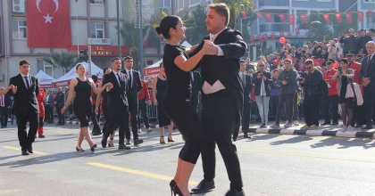 MANİSA’DA CUMHURİYETİN 101. YIL COŞKUSU TÜM KENTİ SARDI