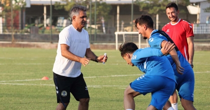 MENEMEN FK, DIŞ SAHADA 4’TE 4 YAPTI