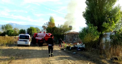 MENTEŞE'DE EV VE AHIR YANGINI SÖNDÜRÜLDÜ
